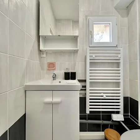 T4 Minimaliste A 15 Min De Lyon 울랑